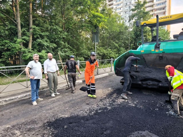 Ремонт внутриквартального проезда проинспектировали в Мытищах