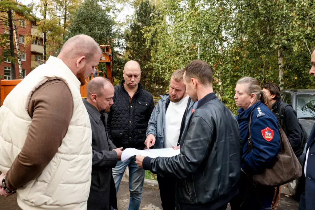 В Мытищах ведется контроль за ремонтом коллектора на улице Терешковой